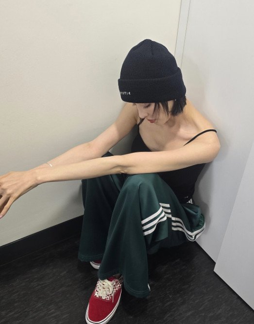 이다희, 앙상한 팔…'뼈말라' 몸매 속 힙한 포즈 [N샷]