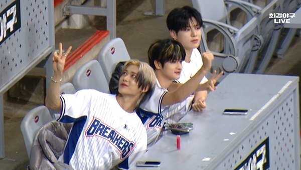 나우즈 '최강야구' 직관 포착…아이들 미연 시구 응원