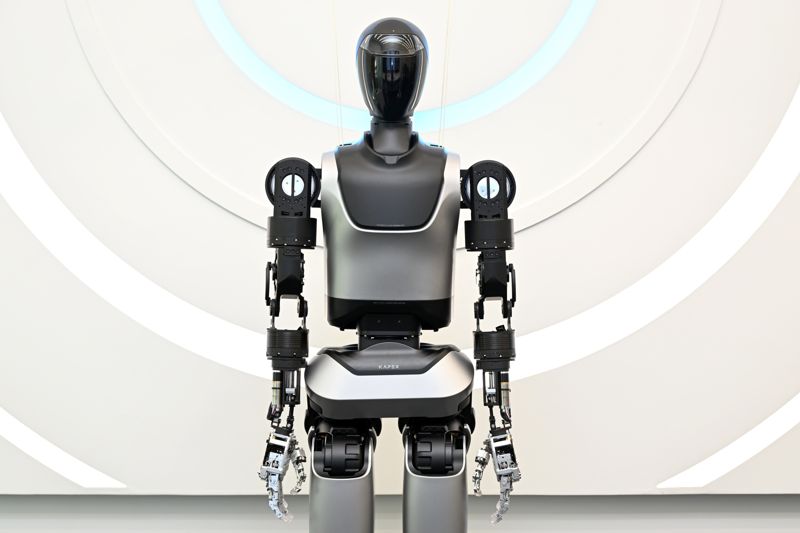 13일 오후 서울 성북구 한국과학기술연구원(KIST)에 전시된 차세대 AI 휴머노이드 로봇 KAPEX. KIST 제공