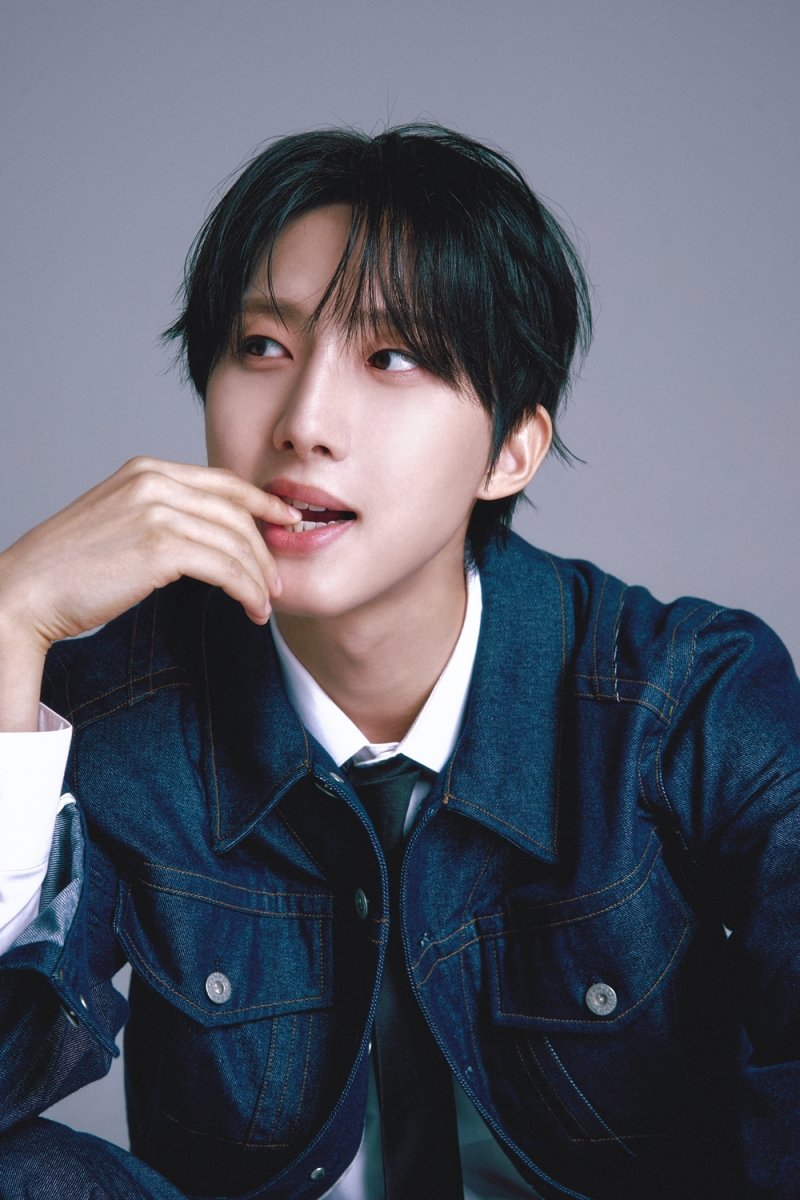 펜타곤 출신 후이, 위드어스와 전속계약…에이핑크·휘인 한솥밥