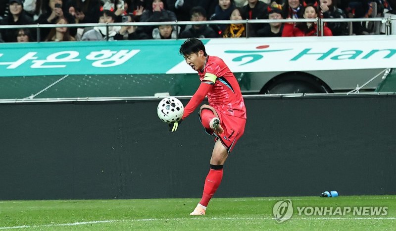 슛하는 손흥민 (출처=연합뉴스)