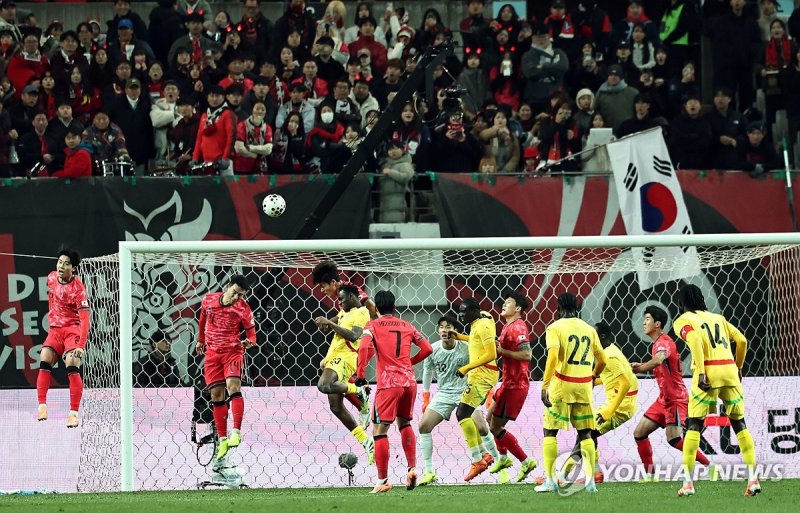 '막아!' (출처=연합뉴스)