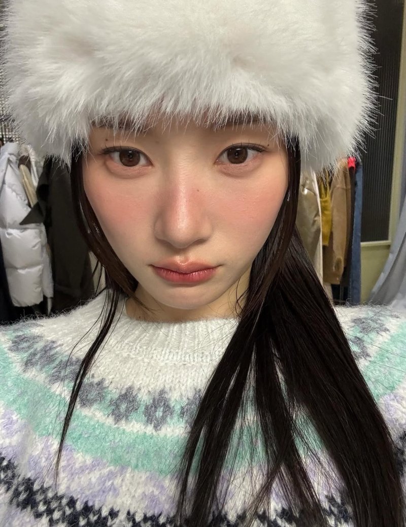 정채연 털모자 쓰고 찰칵…귀여운 모습