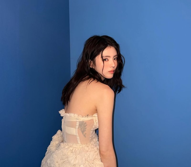 한소희 선명한 옆구리 타투…완벽 미모 자랑