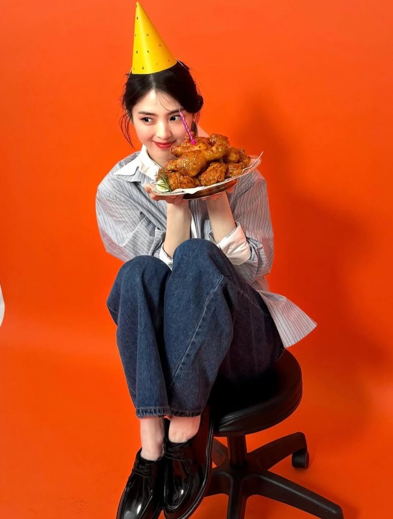 한소희 선명한 옆구리 타투…완벽 미모 자랑