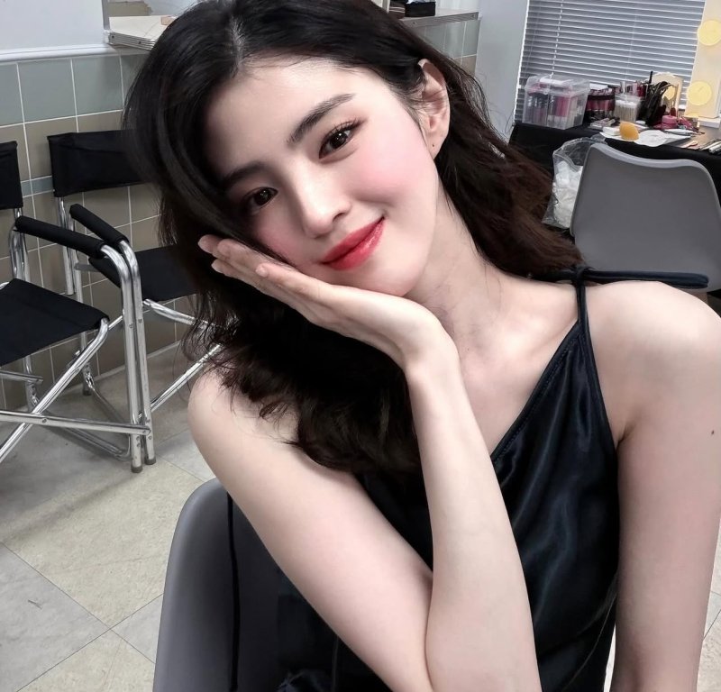 한소희 선명한 옆구리 타투…완벽 미모 자랑