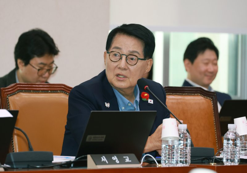 [서울=뉴시스] 고승민 기자 = 바카라사이트 아벤카지노 더불어민주당 의원이 30일 서울 여의도 국회에서 열린 법제사법위원회의 법무부 등 종합감사에서 질의하고 있다. 2025.10.30. kkssmm99@newsis.com