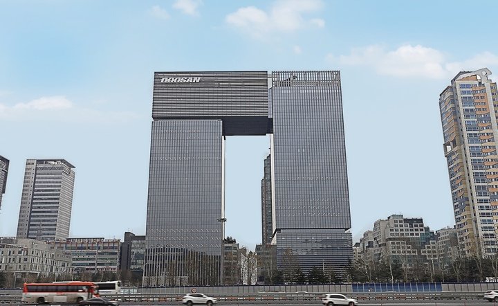 경기 성남시 두산타워 전경. 두산 제공