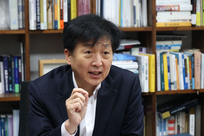 더불어민주당 오기형 의원이 파이낸셜뉴스와의 인터뷰에서 답변하고 있다. 사진=서동일 기자