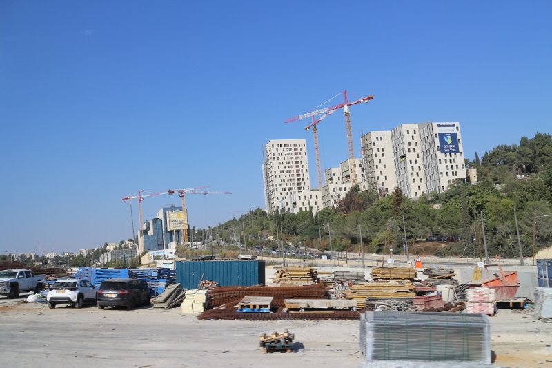 [이스라엘 예루살렘=뉴시스] 최명수 기자 = 이스라엘 예루살렘의 한 건설 현장. 이스라엘 정부는 2년여 간 하마스와의 전쟁 와중에도 올해 2.5%의 경제성장을 예상했다. 2025.11.10. apollon@newsis.com