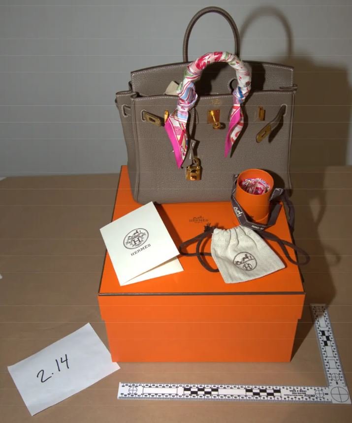 [뉴시스] 선의 집에서 발견된 에르메스 버킨백 (사진출처: 뉴욕포스트 캡처)2025.11.19.