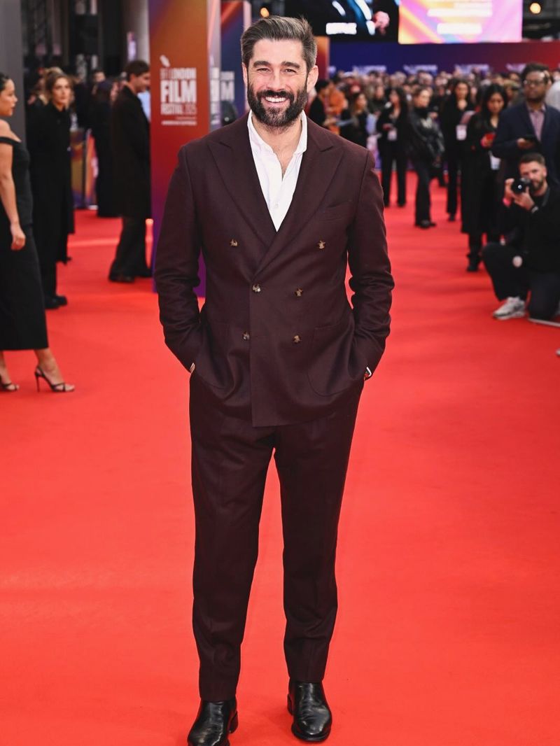 영국 팝스타 맷 존슨이 육교에 매달려 있는 남성을 발견한 뒤 구조한 사실이 알려졌다. /사진=인스타그램 캡처