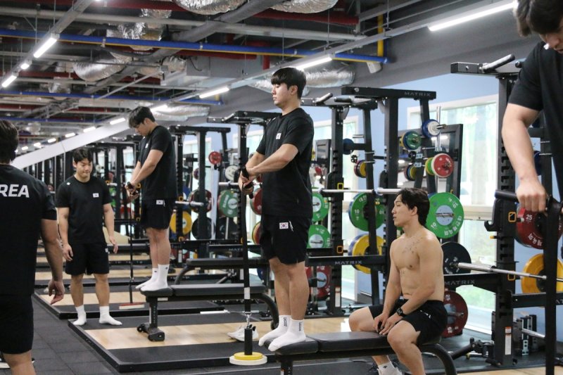 훈련하는 썰매 대표팀 선수들 (출처=연합뉴스)