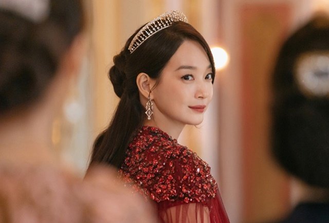 신민아♥김우빈, 결혼 후에도 본업 집중…'열일 행보'