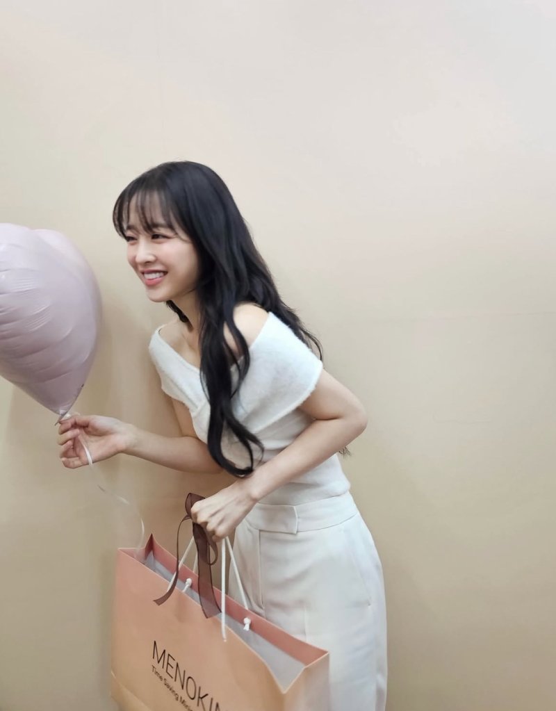 박보영 풍선 들고 소두 인증…완벽 미모에 감탄