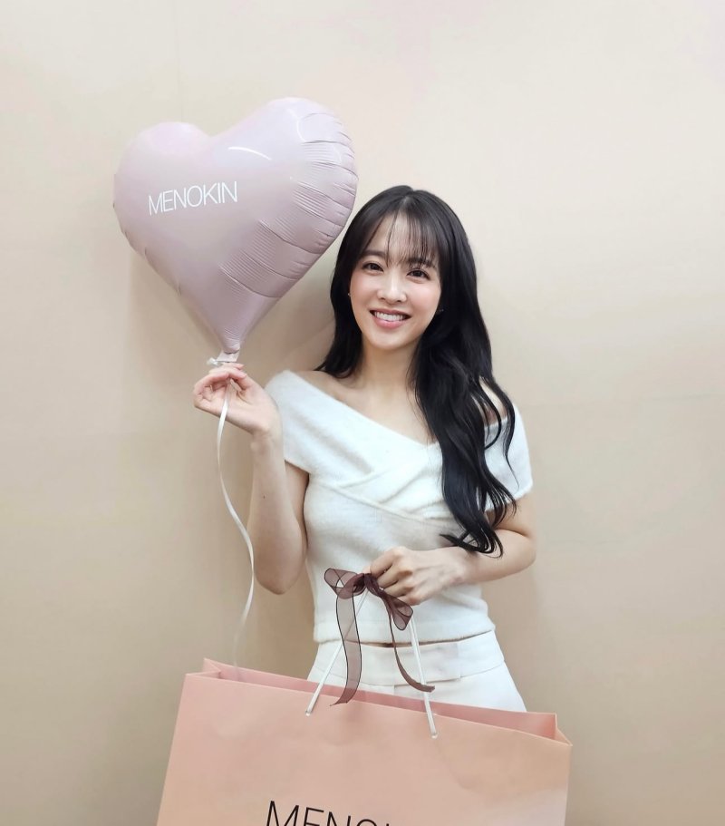 박보영 풍선 들고 소두 인증…완벽 미모에 감탄