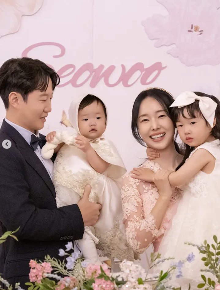 이정현, 의사 남편·두 딸과 그림 같은 가족 사진…붕어빵 가족 [N샷]