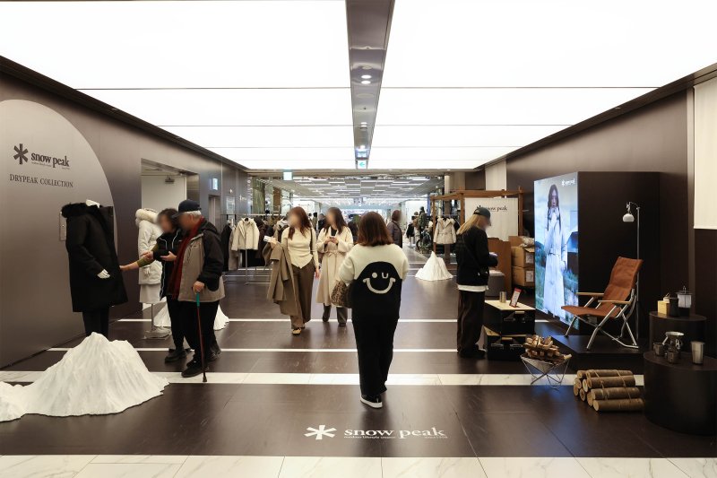 [서울=뉴시스] 신세계백화점 스노우피크 매장 (사진=신세계백화점 제공) *재온라인 바카라사이트 추천 및 DB 금지