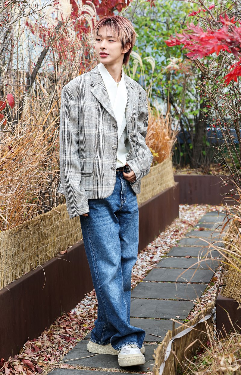 JYP엔터테인먼트 소속 7인조 보이그룹 넥스지(NEXZ)의 리더 실시간-바카라사이트가 서울 강동구 JYP 사옥에서 실시간-바카라사이트1 '물 건너온 아이들' 인터뷰를 앞두고 포즈를 취하고 있다. 2025.11.20/실시간-바카라사이트1 ⓒ News1 김진환 기자