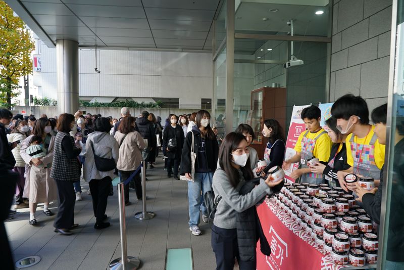 "김치 주세요" 日서 3시간 대기 행렬…K-김치 위력 '실감나네'