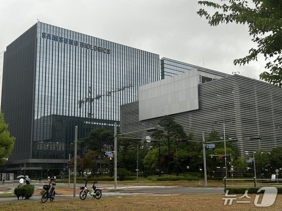 '인적분할' 삼성바이오로직스, 목표가 200만원…코스맥스, 'K-뷰티' 글로벌 확장 과정 3분기 수익성 부진 [株토피아]