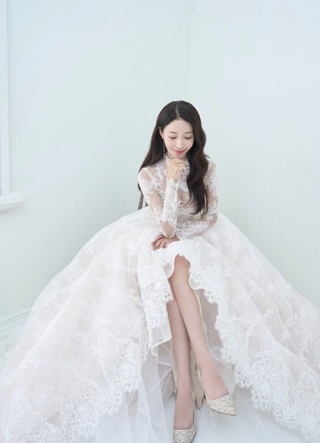 원진서, 깜짝 놀랄 '여신' 웨딩화보 윤정수, 내게 완벽한 사람