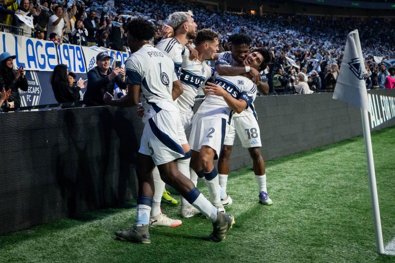 [밴쿠버=AP/뉴시스] 미국 프로축구 메이저리그사커(MLS) 밴쿠버 화이트캡스 선수단. 2025.11.22.