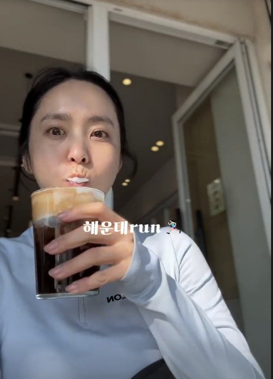 박지윤, 호떡과 떡볶이 들고 '파리지앵' 느낌…"철이 없었죠"