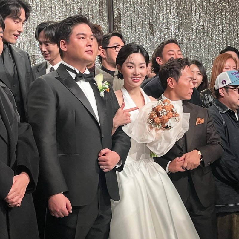 이장우♥조혜원 결혼식에 '호두 부케' 등장…답례품도 호두과자