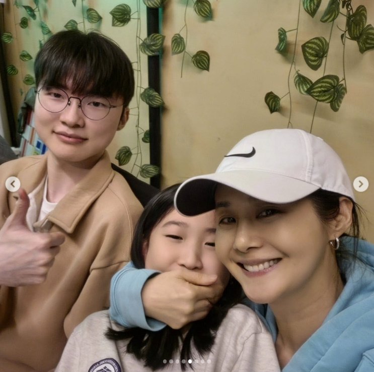 '임요환♥' 김가연, 밥 퍼주는 페이커 자랑 "'대상혁'이랑 두번째 글램핑"