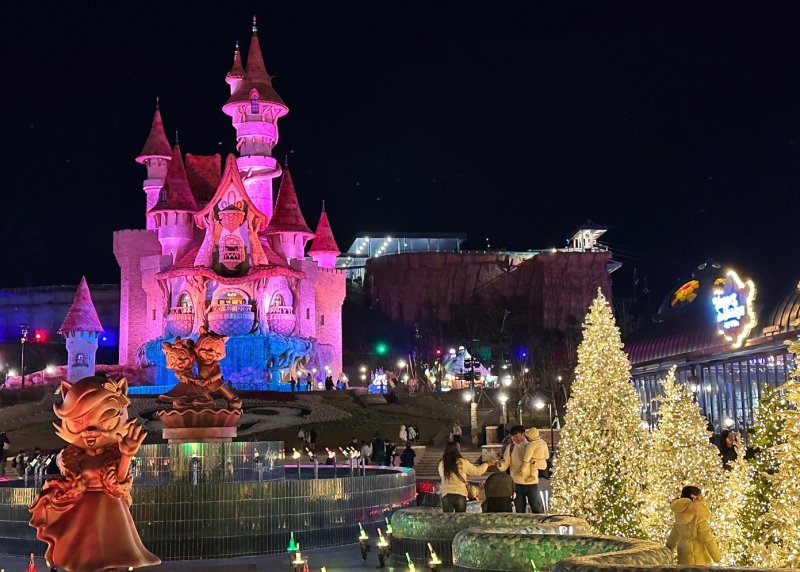 롯데월드 부산에서 미리 크리스마스 만나요 - 뉴스 썸네일 이미지