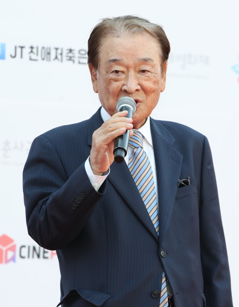 '진정한 국민배우' 이순재 별세, 향년 91세…빈소 마련 중