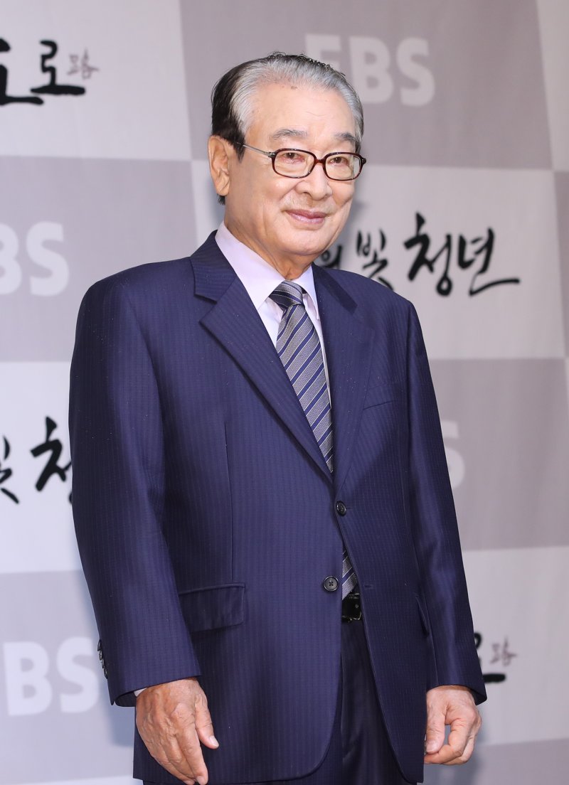 김종수, 故 이순재 추모 선생님의 명복을 빕니다