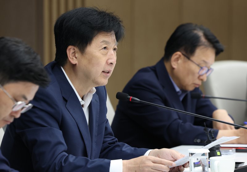 9일 오후 서울 중구 대한상공회의소에서 열린 더불어민주당 코스피5000특위·경제형벌민사책임합리화TF와 경제 8단체의 간담회에서 오기형 특위 위원장이 모두발언을 하고 있다. 2025.9.9/바카라 전략1 ⓒ News1 오대일 기자