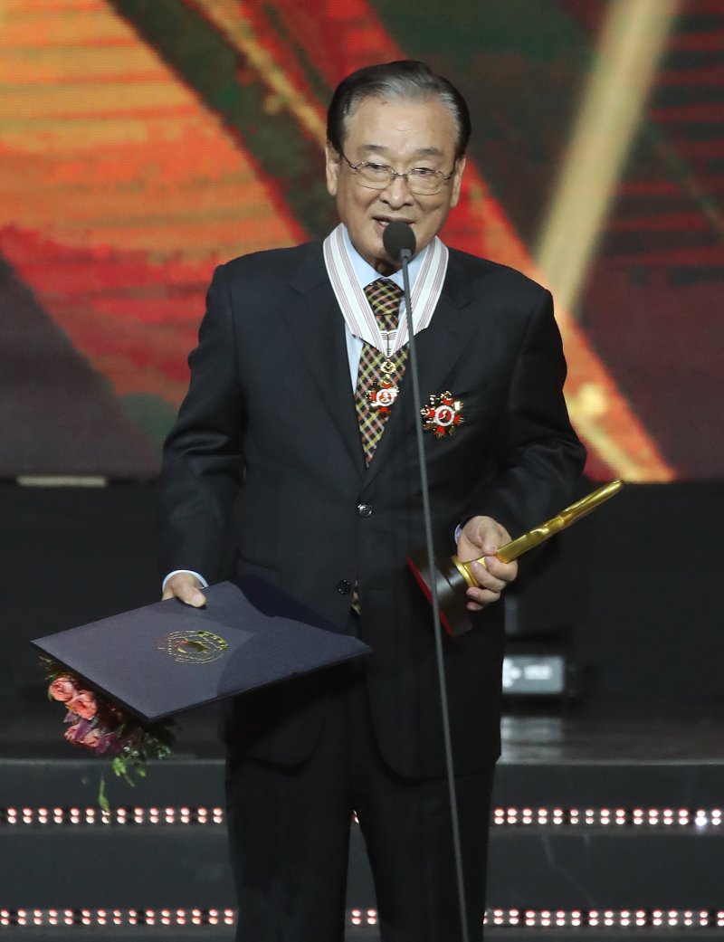 [뉴스1 PICK]'영원한 꽃할배' 원로배우 이순재 별세… 향년 91세