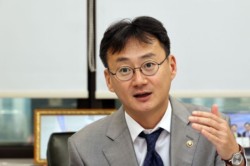 이관후 국회입법조사처장이 서울 여의도 국회에서 파이낸셜뉴스와 인터뷰를 하고 있다. 사진=서동일 기자