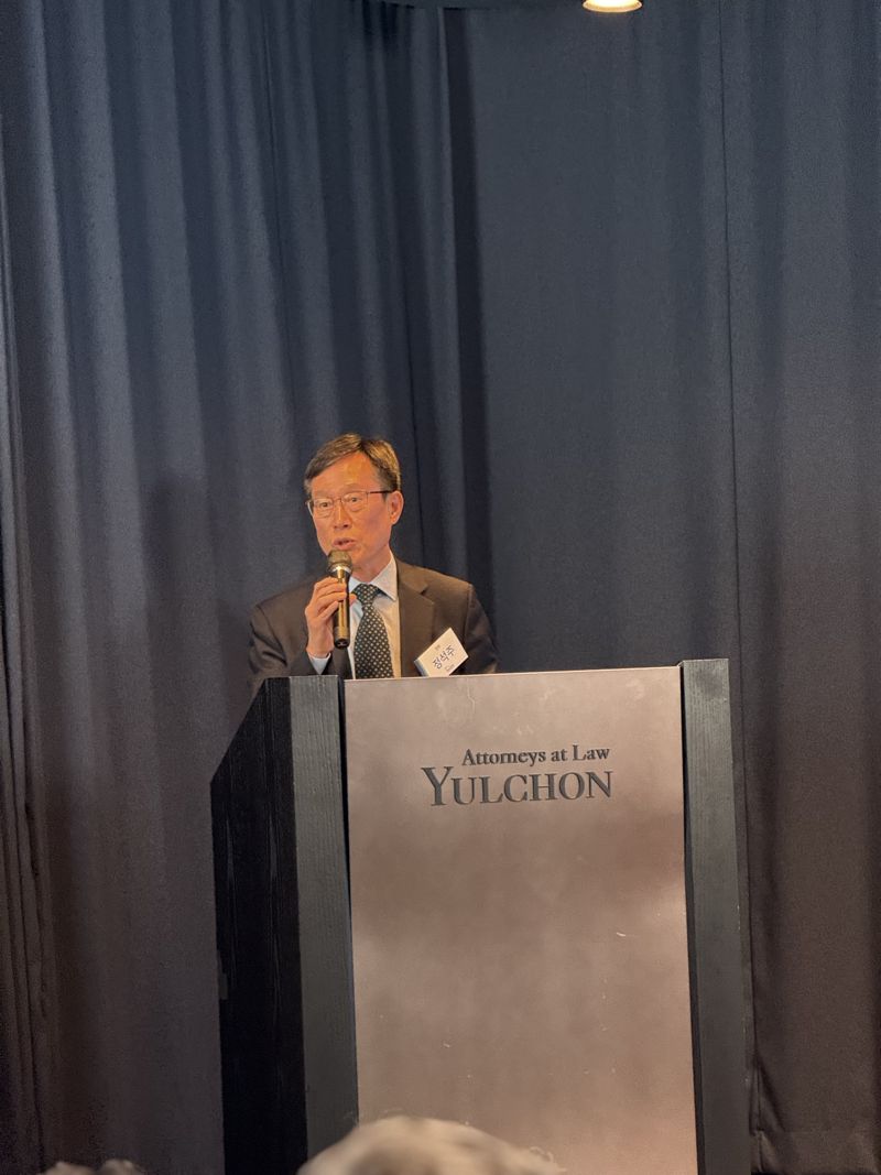 정석주 한국바카라사이트 윈윈해양플랜트협회 전무가 25일 법무법인 율촌에서 열린 세미나에서 강연하고 있다. 사진=강구귀 기자