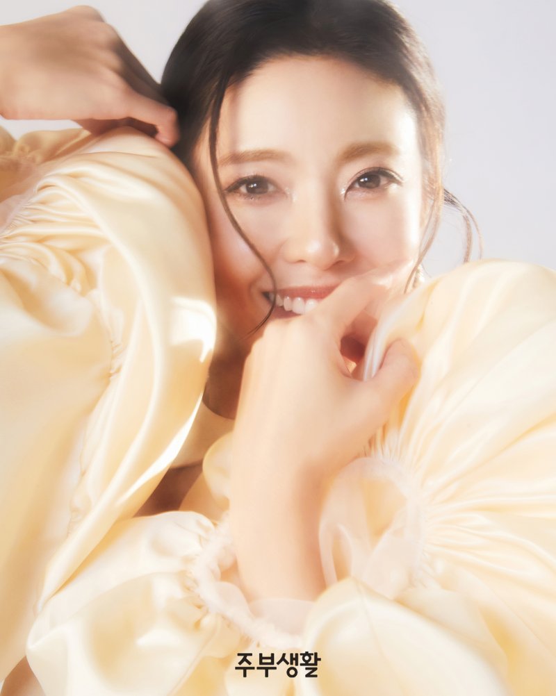 이윤지, 두 딸 엄마 맞아?…운동으로 다진 탄탄 몸매[화보]