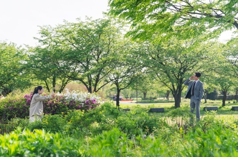 '키스는 괜히 해서!' 장기용·안은진, 알콩달콩 데이트…볼하트까지