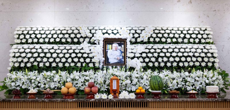 故이순재 , 이틀째도 조문 행렬…신구·유재석·장동건·이미숙 마지막 인사(종합)