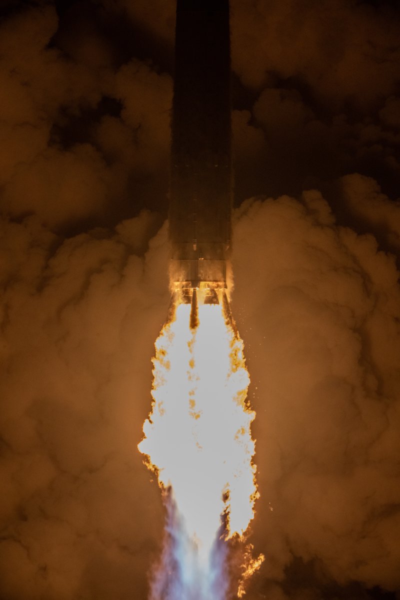 한국형 발사체 누리호(KSLV-Ⅱ)가 27일 새벽 전남 고흥군 나로우주센터에서 4차 발사를 맞아 우주로 날아오르고 있다. (한국항공우주연구원 제공. 재판매 및 DB 금지) 2025.11.27/뉴스1