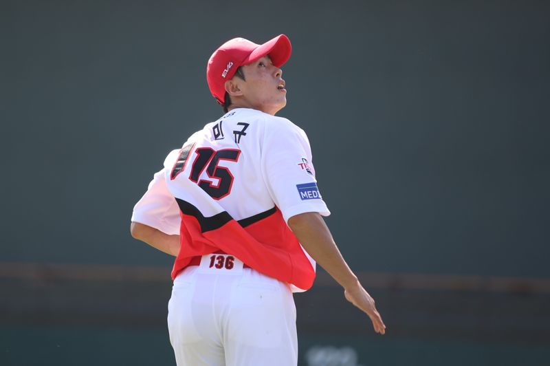 “신인 김민규, 동나이대 김호령보다 타격 낫다”… 이범호 감독이 극찬한 '차세대 중견수' 누구길래?