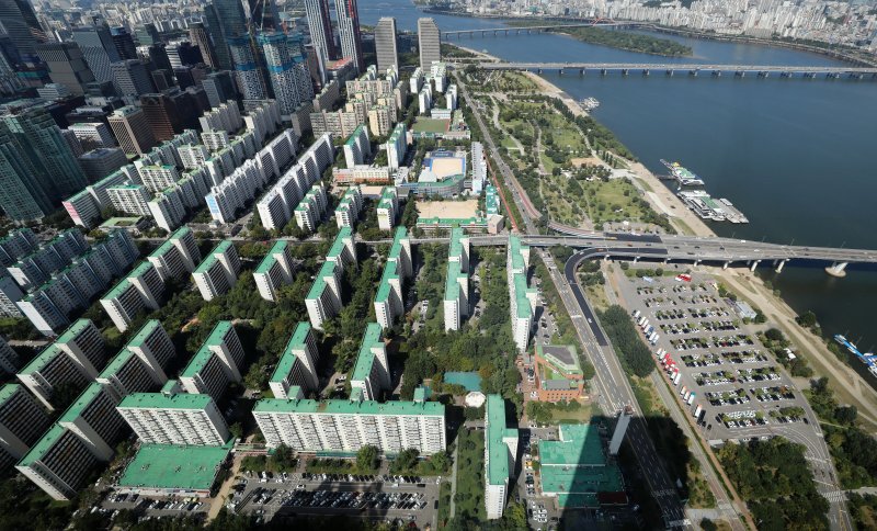 강남도 아닌데 '평당 1억 클럽' 가입한 이곳은?