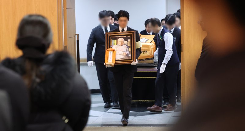 고(故) 배우 이순재 영결식… 유가족&middot;후배들 마지막 길 배웅 [뉴시스Pic]