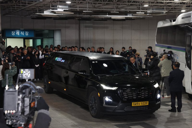 고(故) 배우 이순재 영결식… 유가족&middot;후배들 마지막 길 배웅 [뉴시스Pic]
