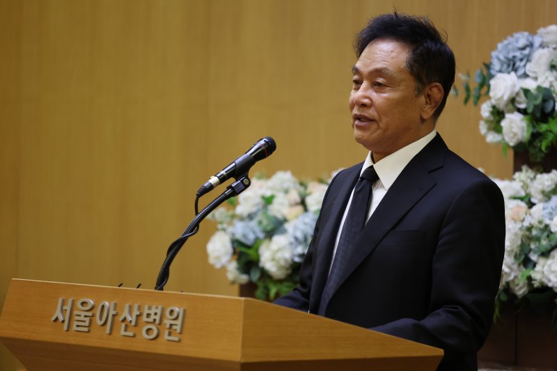 [뉴스1 PICK]故 이순재 영결식…'후배들 눈물 속 마지막 길'