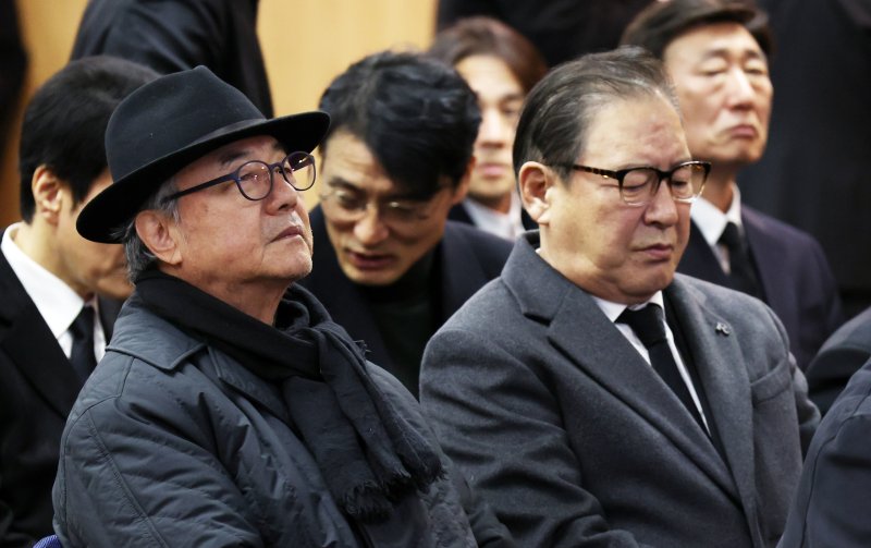 [뉴스1 PICK]故 이순재 영결식…'후배들 눈물 속 마지막 길'