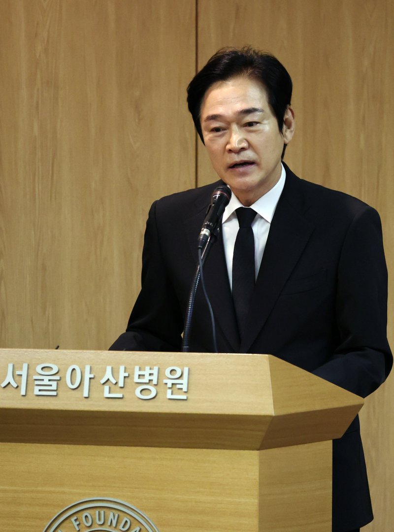 [뉴스1 PICK]故 이순재 영결식…'후배들 눈물 속 마지막 길'