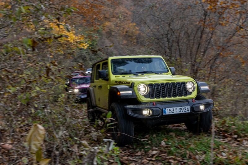 지프 랭글러 루비콘.