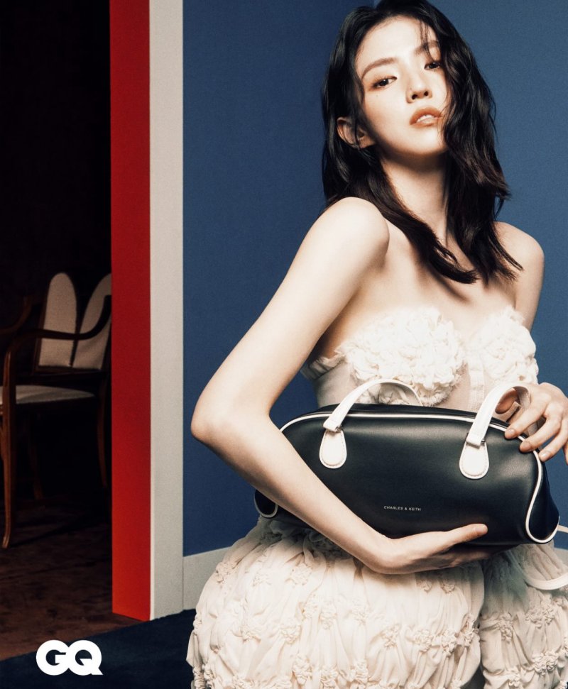 한소희, 완벽 미모에 감탄…매혹적 분위기